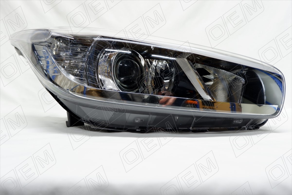 OEM OEM0108FR Фара правая Kia Ceed 2 JD (2012-2018) универсал, хэтчбек 5D, галоген, подсветка поворота