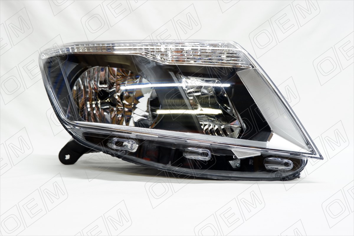 OEM OEM0143FR Фара правая Nissan Terrano 2014-2017, с корректором